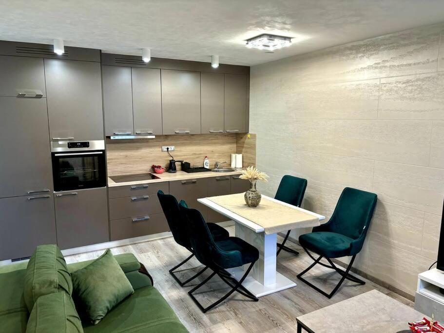 Apartma Moste 3-free Parking&pool, Ev Station